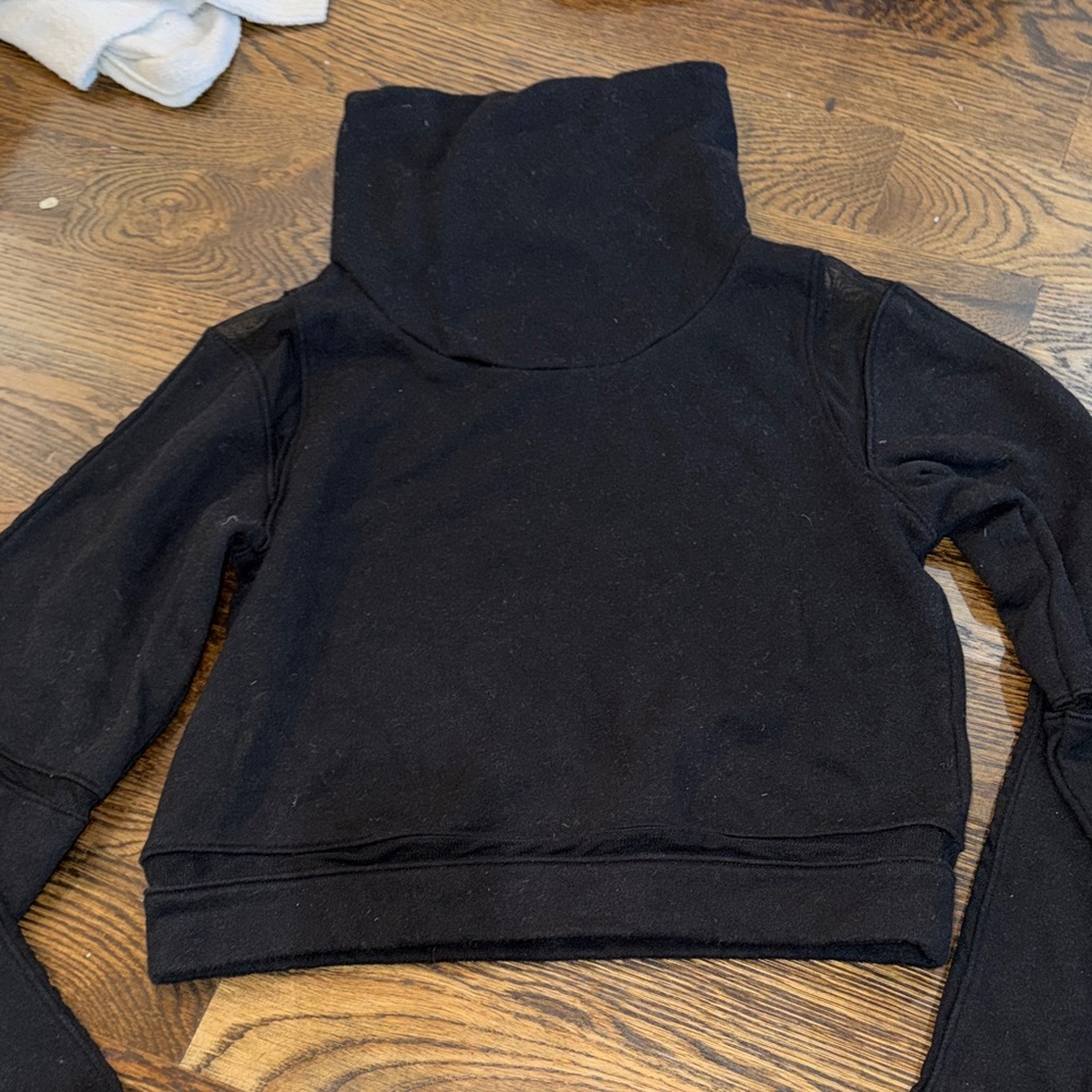 ALO Yoga Black High-Neck Crop Top Turtleneck